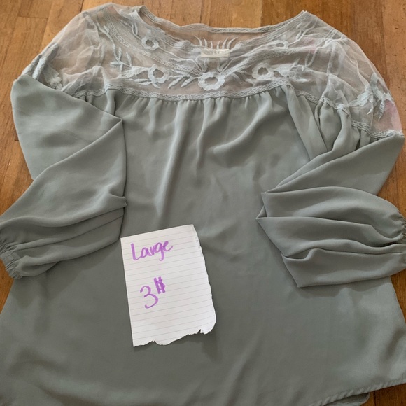 clothes - Picture 2 of 8